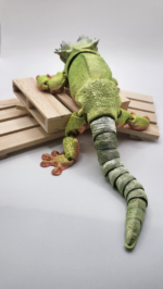 Large Articulated Crested Gecko - Image 2