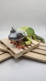 Large Articulated Crested Gecko