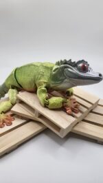 Large Articulated Crested Gecko - Image 4